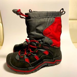 Boys Keen size 12 Red and Black Snow Boots